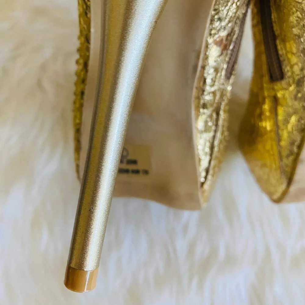 Celeste jewel embellished gold snakeskin stiletto bootie, Sz. 7